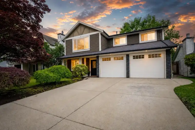 23415 WHIPPOORWILL AVENUE - photo 1 of 35