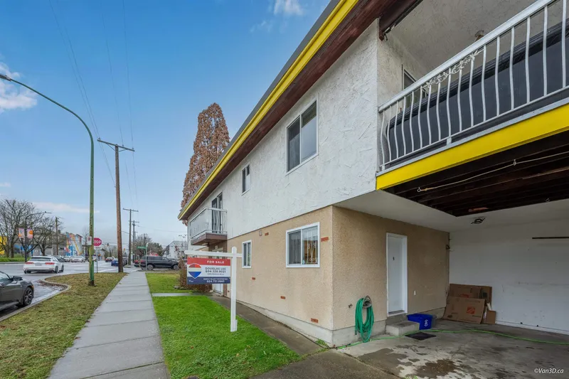 500 GILMORE AVENUE - photo 4 of 25