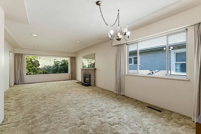 2878 W 14TH AVENUE - photo 3 of 40