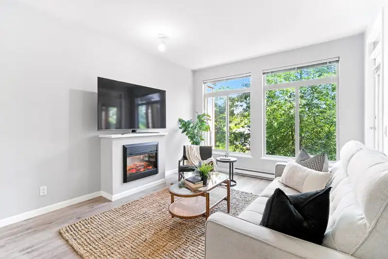 301 15385 101A AVENUE - photo 3 of 40