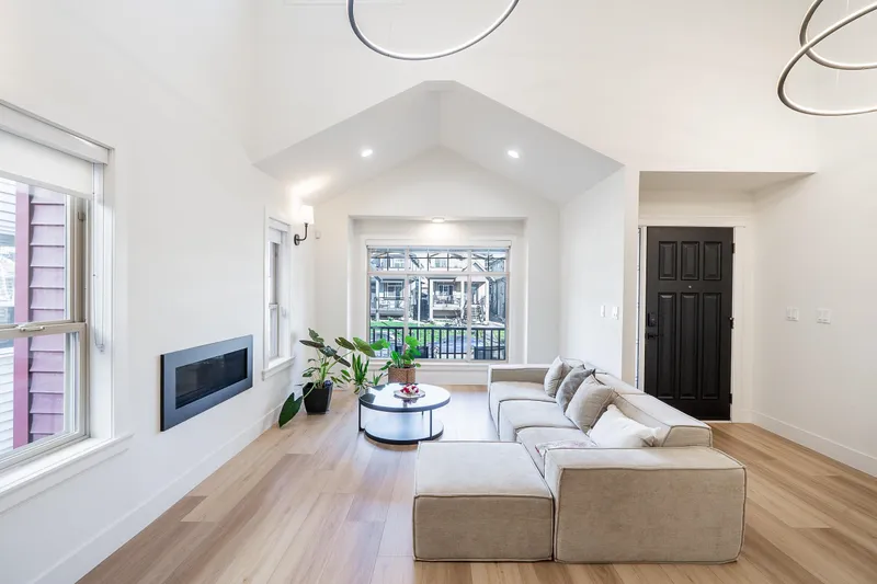 238 PHILLIPS STREET - photo 2 of 20