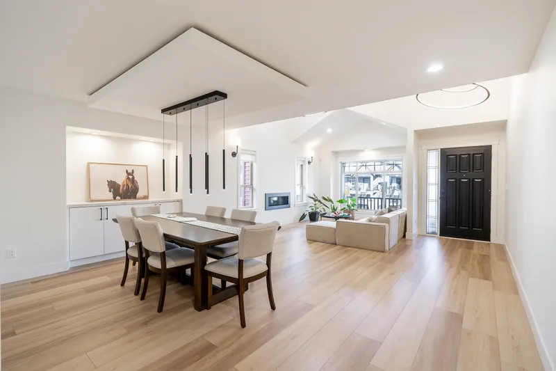 238 PHILLIPS STREET - photo 4 of 20