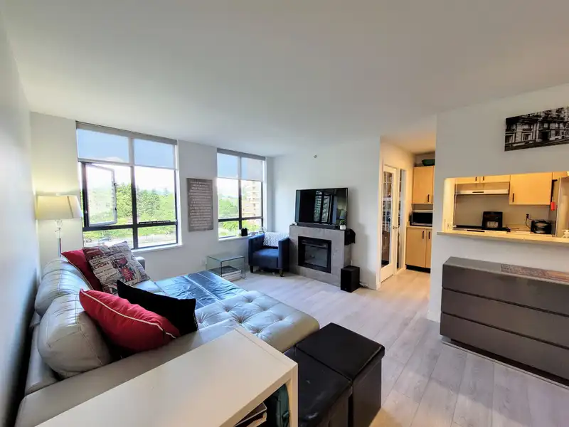 706 3520 CROWLEY DRIVE - photo 1 of 28