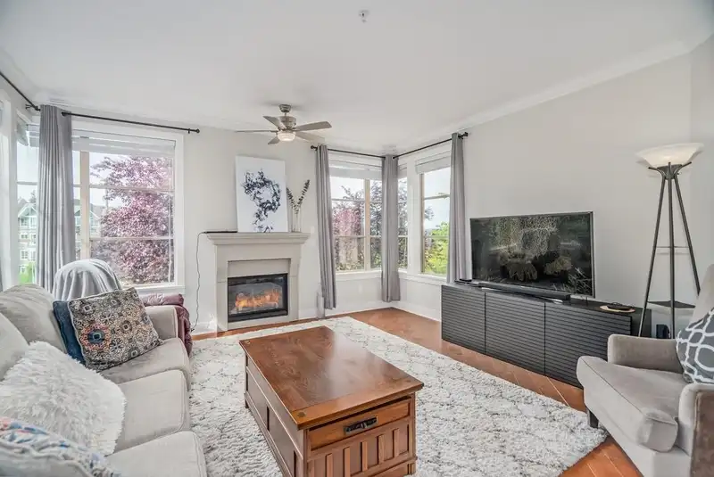 204 16421 64 AVENUE - photo 2 of 37