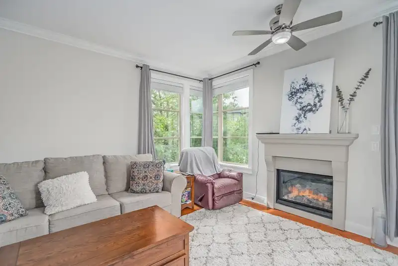 204 16421 64 AVENUE - photo 3 of 37