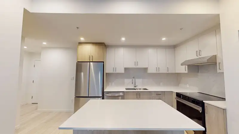 110 13838 108 AVENUE - photo 1 of 12