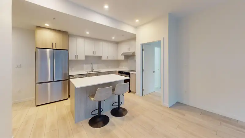 110 13838 108 AVENUE - photo 2 of 12
