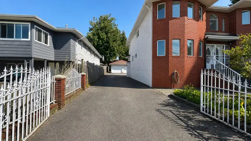 4925 SIDLEY STREET - photo 2 of 30