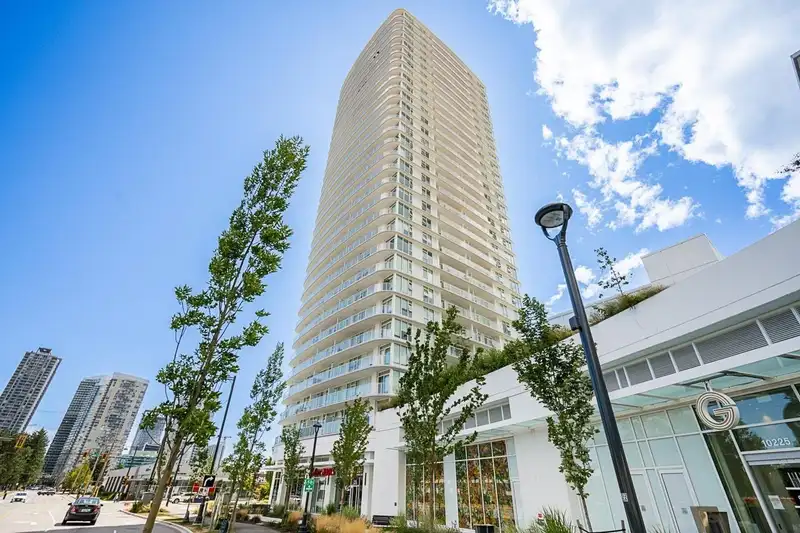 1704 13685 102 AVENUE - photo 3 of 27