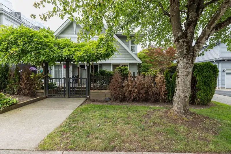 13 1203 MADISON AVENUE - photo 1 of 30