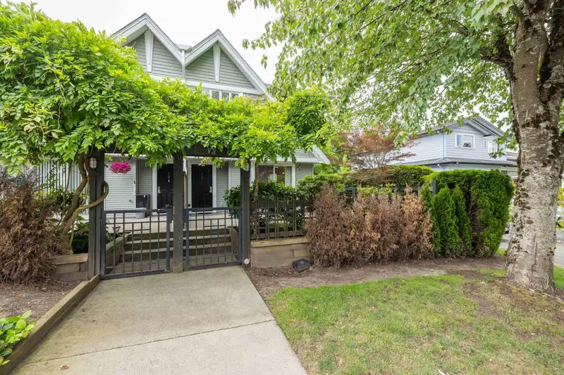 13 1203 MADISON AVENUE - photo 2 of 30