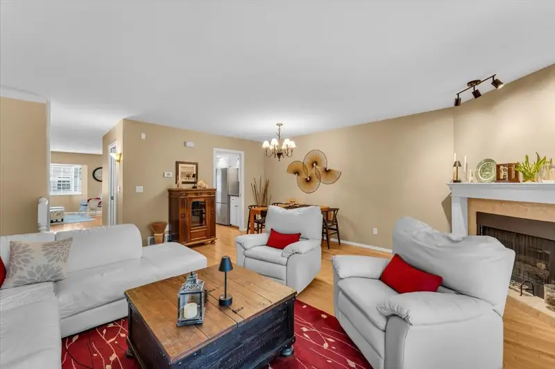 25 10045 154 STREET - photo 4 of 25