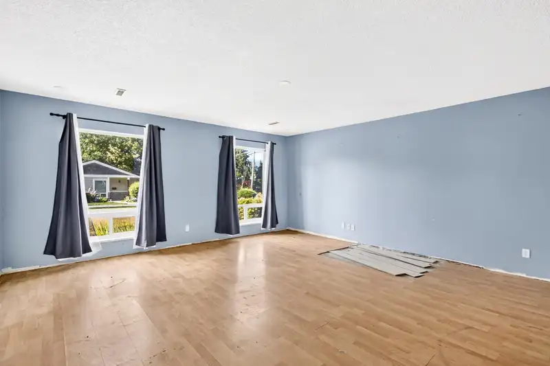 21598 SPRING AVENUE - photo 4 of 38