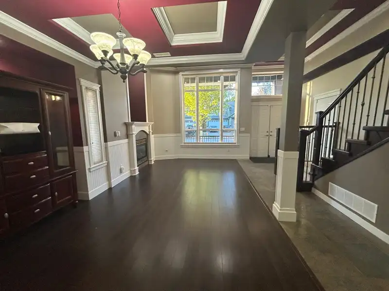 14270 65 AVENUE - photo 2 of 17