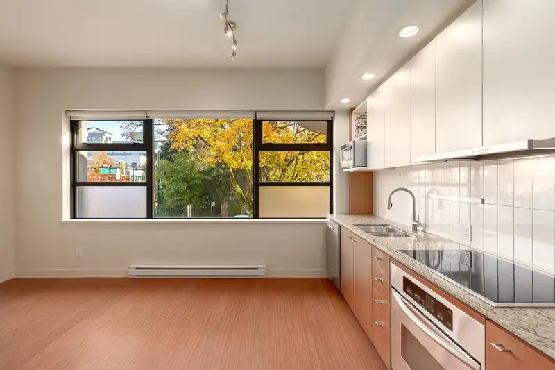 205 2851 HEATHER STREET - photo 3 of 19