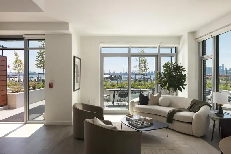 TH112 755 HARBOURSIDE DRIVE - photo 2 of 40