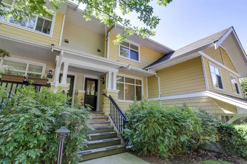 11 6878 SOUTHPOINT DRIVE - photo 1 of 8