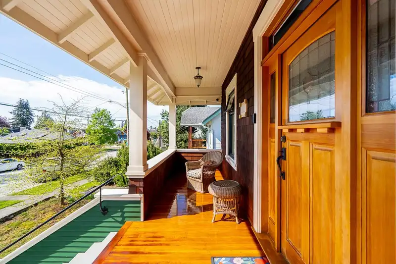 909 DUBLIN STREET - photo 3 of 40