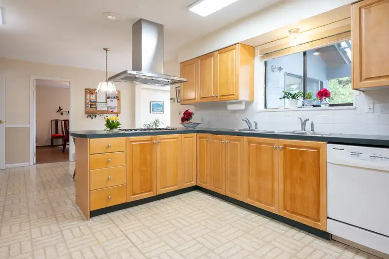 4315 FITZGERALD AVENUE - photo 4 of 35