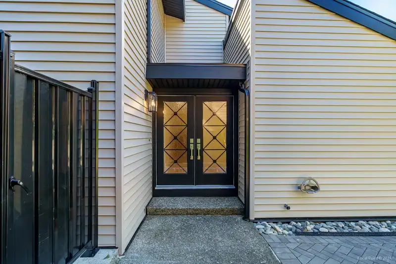 2582 BURIAN DRIVE - photo 2 of 40