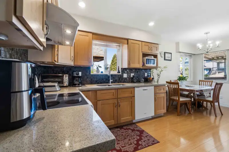 549 E 56TH AVENUE - photo 2 of 17