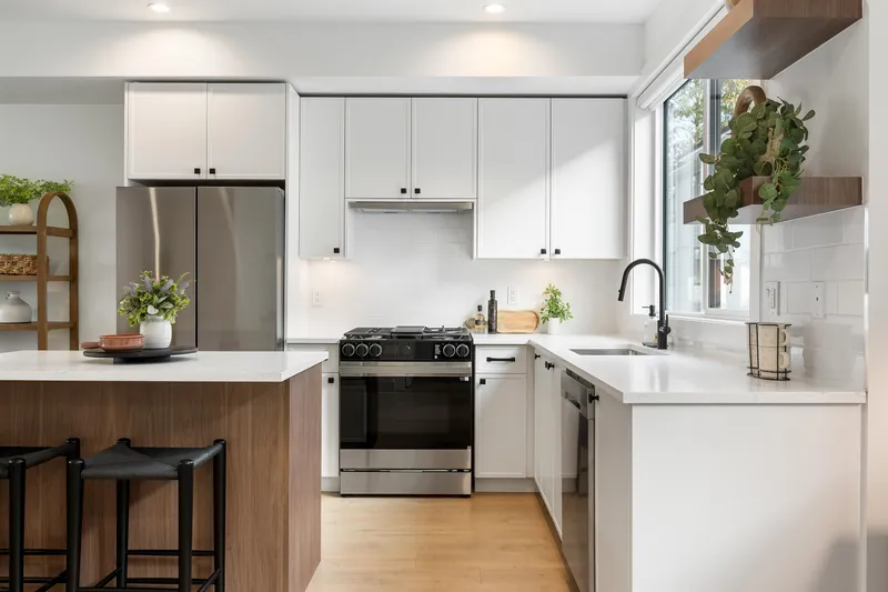 8 12635 63 AVENUE - photo 4 of 25