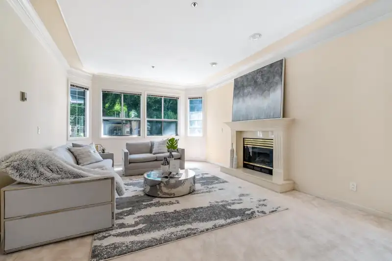 6473 GLADSTONE STREET - photo 4 of 32