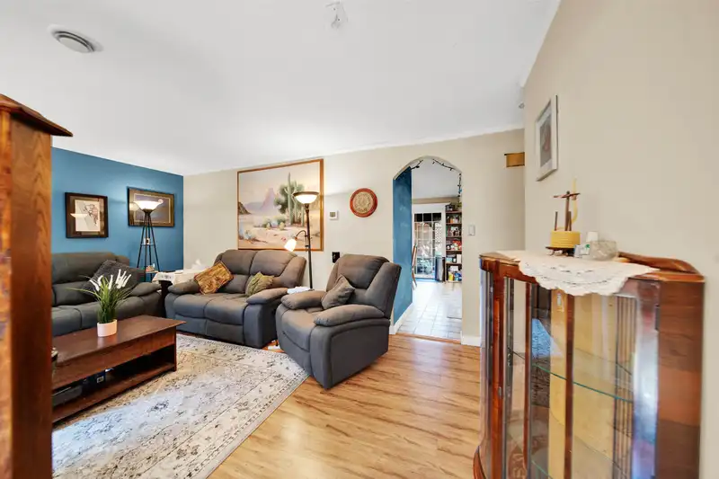 12669 96 AVENUE - photo 3 of 33