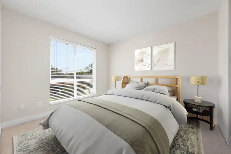 307 15795 CROYDON DRIVE - photo 3 of 40