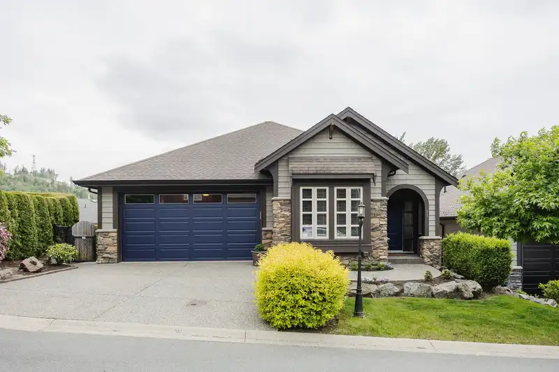 11 3457 WHATCOM ROAD - photo 1 of 40