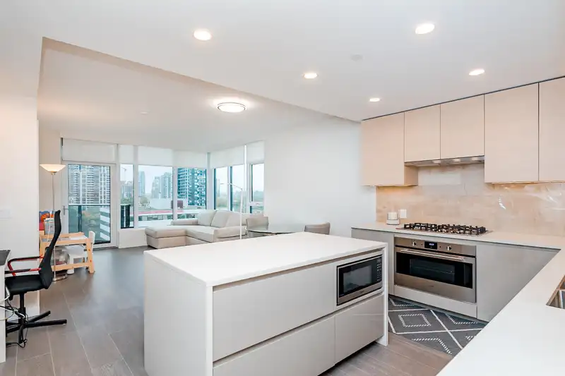 1010 4168 LOUGHEED HIGHWAY - photo 1 of 33