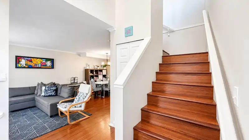 29 355 DUTHIE AVENUE - photo 4 of 31