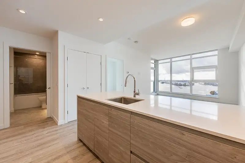 1602 680 QUAYSIDE DRIVE - photo 1 of 40