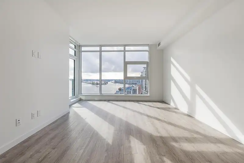 1602 680 QUAYSIDE DRIVE - photo 2 of 40