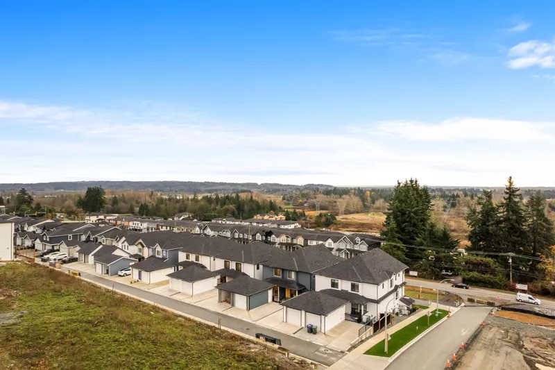 16685 16 AVENUE - photo 2 of 25