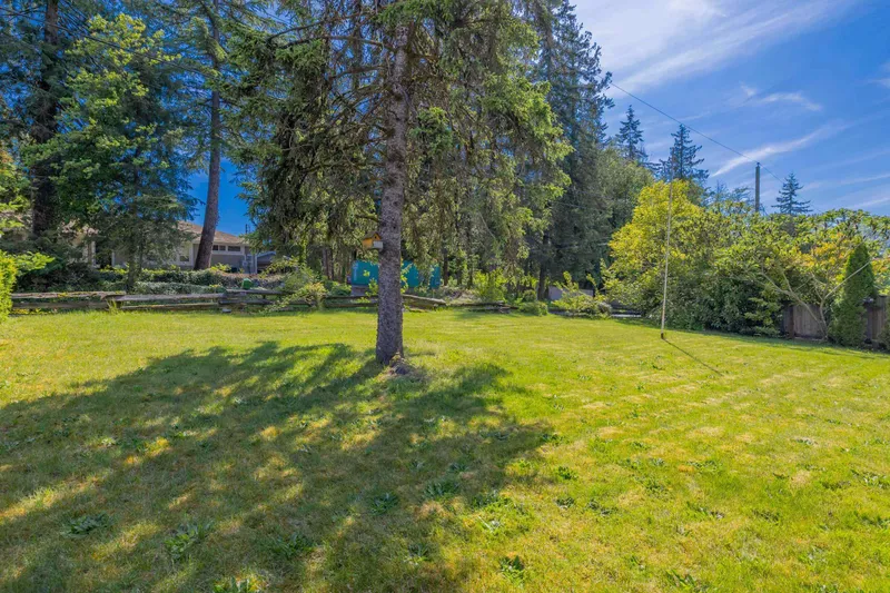 23745 40 AVENUE - photo 4 of 25