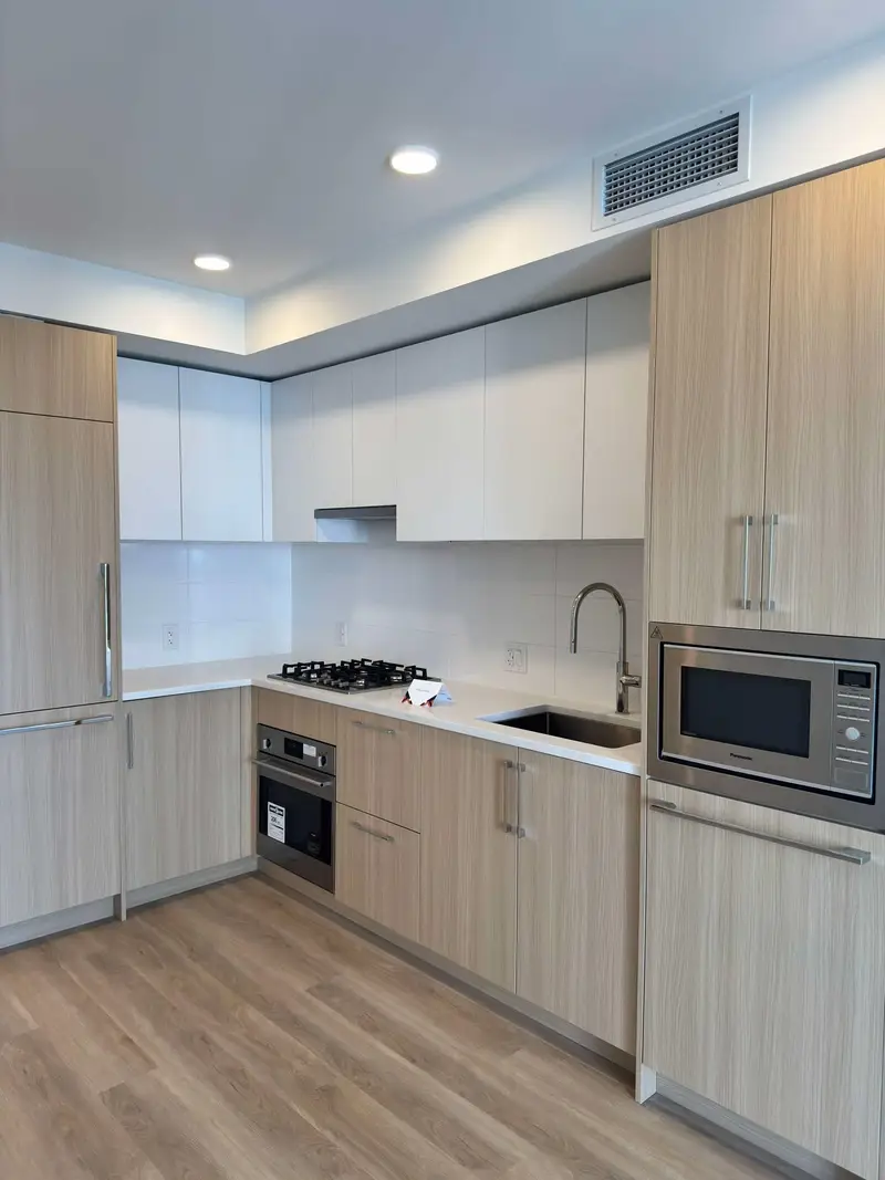 2008 9675 KING GEORGE BOULEVARD - photo 2 of 16