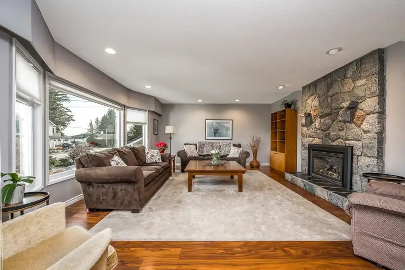 1091 SHAMAN CRESCENT - photo 4 of 25