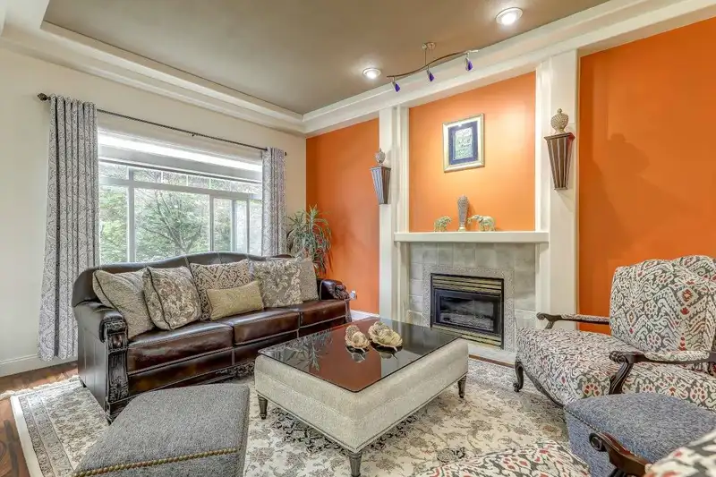 15341 80 AVENUE - photo 2 of 40