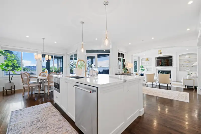 1136 GORDON AVENUE - photo 3 of 39
