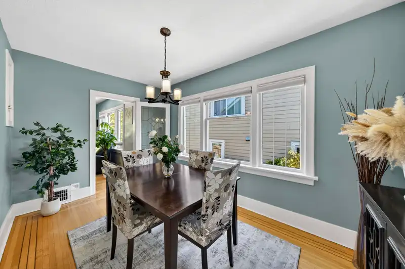 834 FOURTH STREET - photo 4 of 24