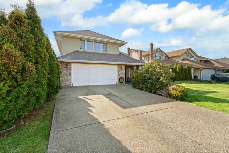 7611 SHACKLETON DRIVE - photo 3 of 37
