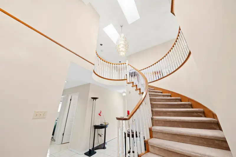7611 SHACKLETON DRIVE - photo 4 of 37