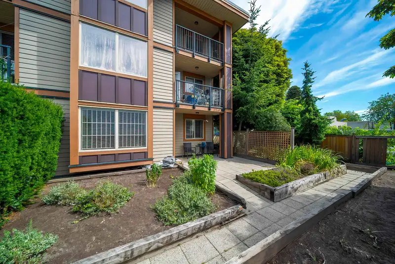 110 5000 IMPERIAL STREET - photo 4 of 20