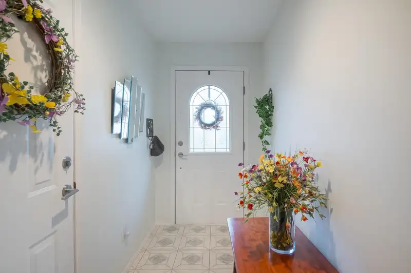238 13888 70 AVENUE - photo 3 of 40