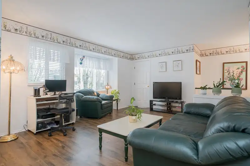 238 13888 70 AVENUE - photo 4 of 40