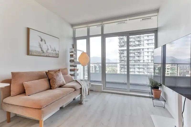 2406 6080 MCKAY AVENUE - photo 4 of 17