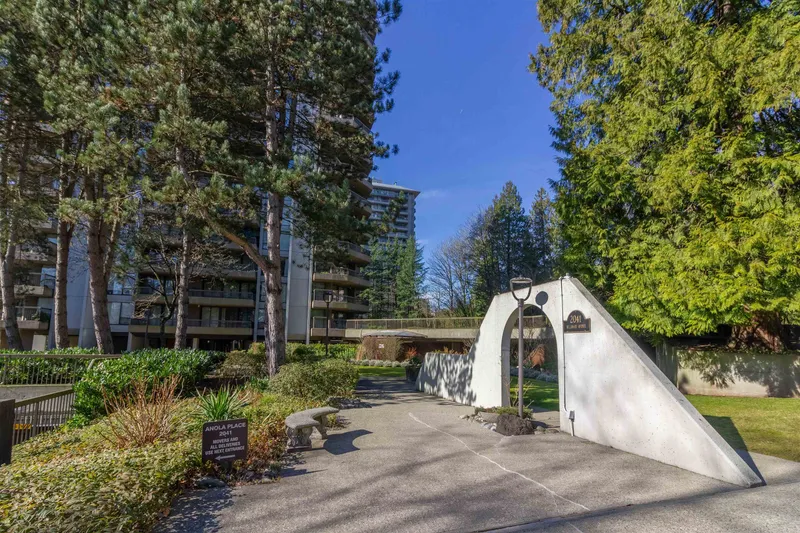 908 2041 BELLWOOD AVENUE - photo 2 of 25