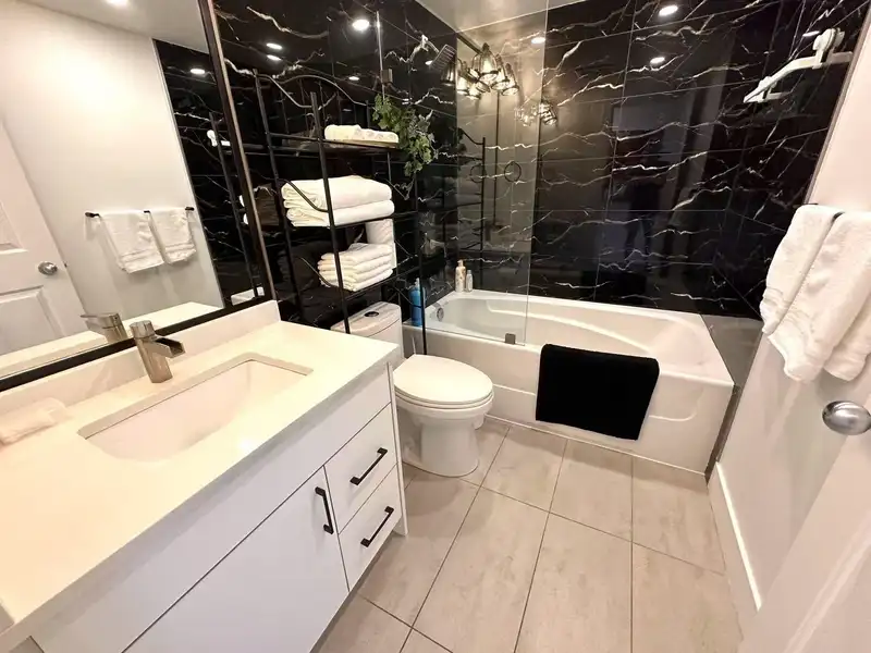 311 555 ABBOTT STREET - photo 2 of 12
