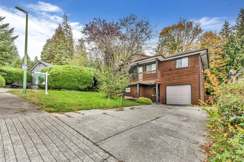 295 SOLAR COURT - photo 1 of 6